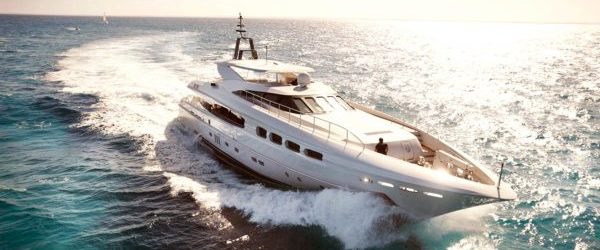 luxury yacht hire gold coast